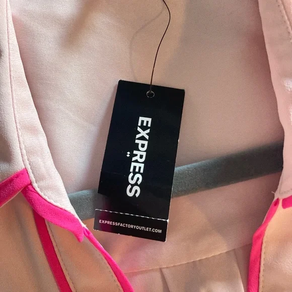 SOLD 🩷NWT Express M Dress
Button down Sleeveless
Sexy Hot Pink Barbiecore - Picture 8 of 9